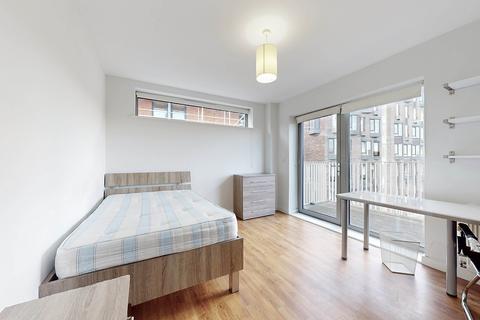 1 bedroom in a flat share to rent, Toby Lane, London E1