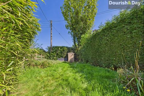 Appletree Cottage Leigh Lane, Bramshall, Uttoxeter, ST14 5DN