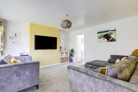 85 Darlton Drive, Arnold, Nottingham, NG5 7LX