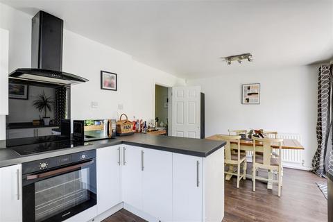 85 Darlton Drive, Arnold, Nottingham, NG5 7LX