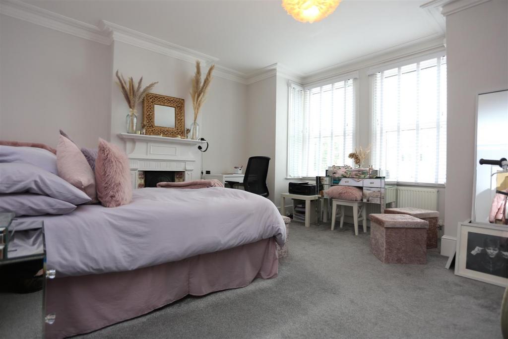 87 St Leonards Rd NEW25 (1).JPG