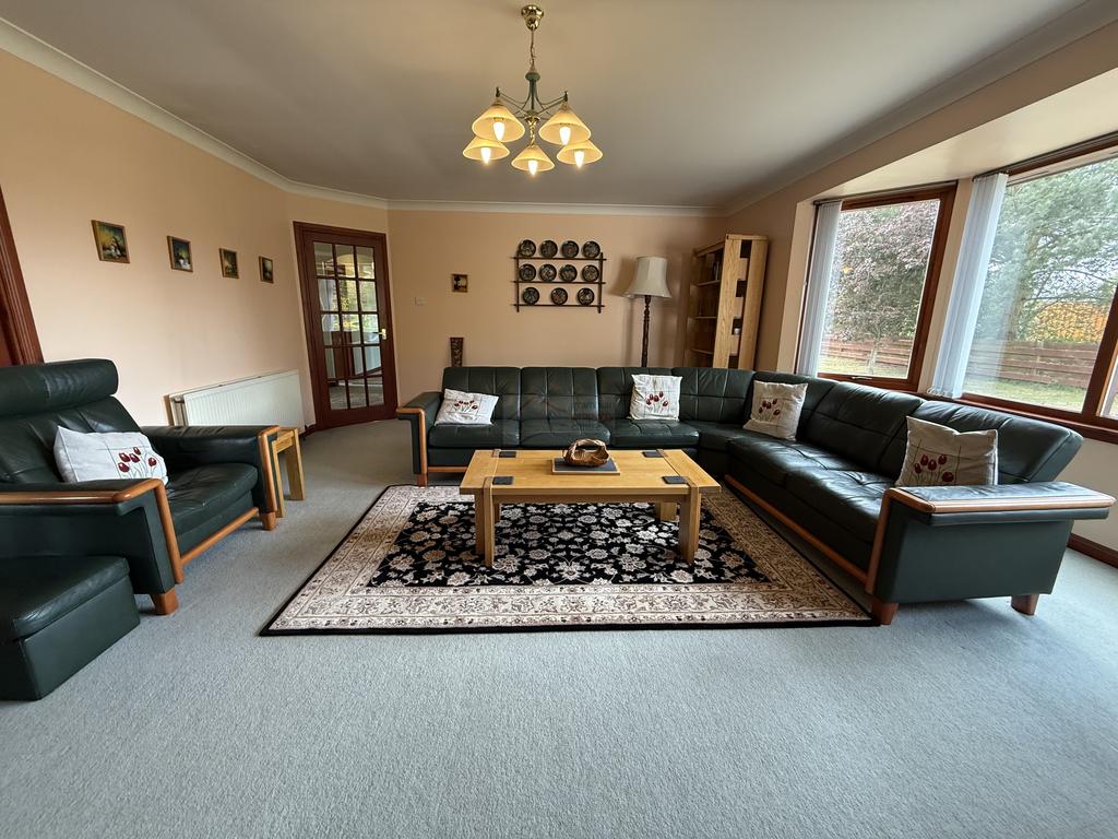 Lounge a.JPG