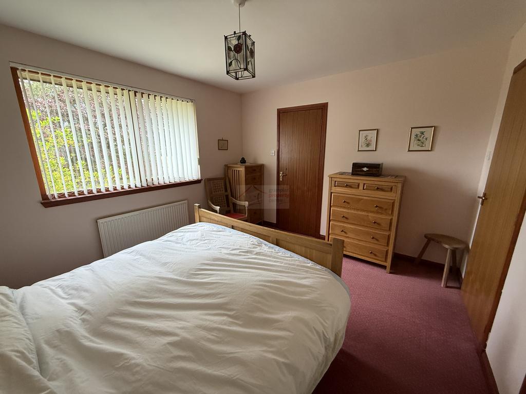 Bedroom 1b.JPG