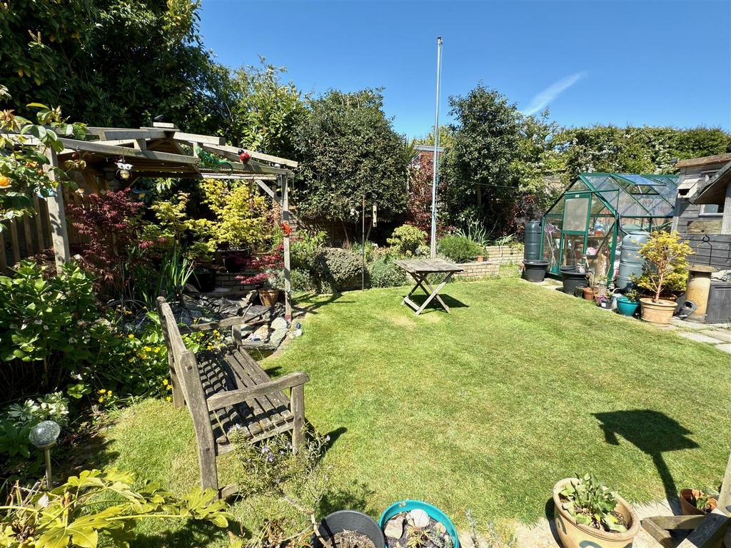 GARDEN REAR.jpg