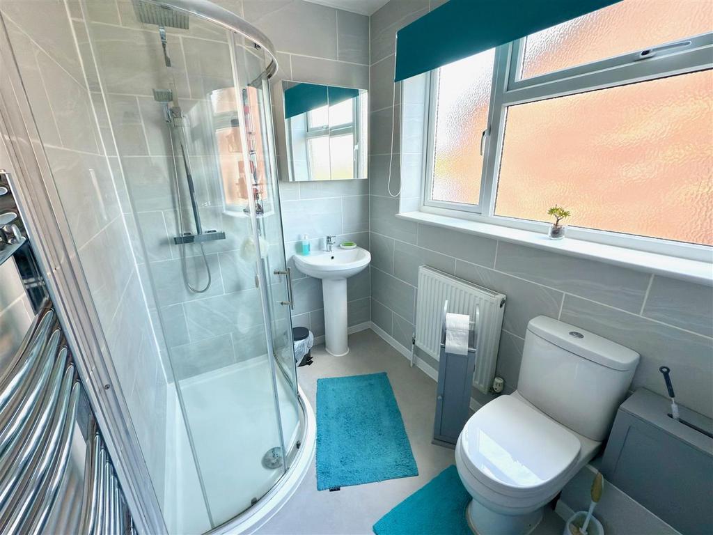 MAIN SHOWER ROOM.jpg