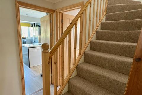 28 Broadwaters Road, Lowestoft, NR33 9HY