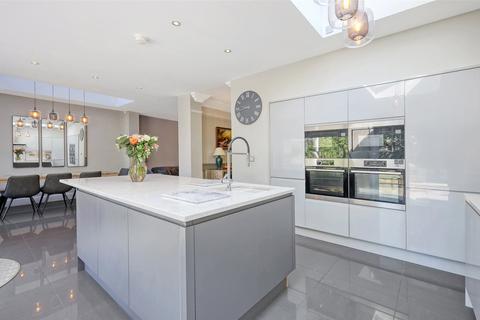 4 bedroom detached house for sale, Mile End Road, Colchester, Essex, CO4