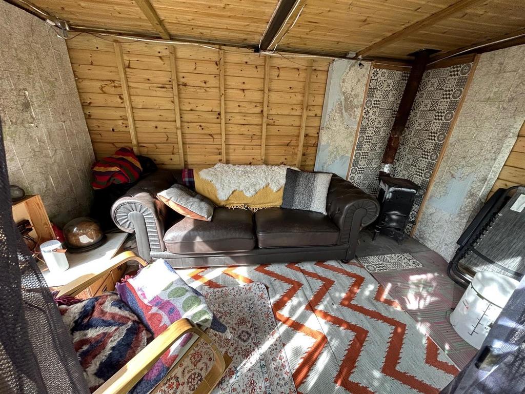 Shed.jpg