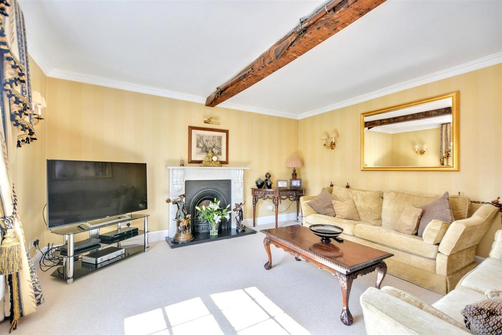 Lounge/Drawing Room