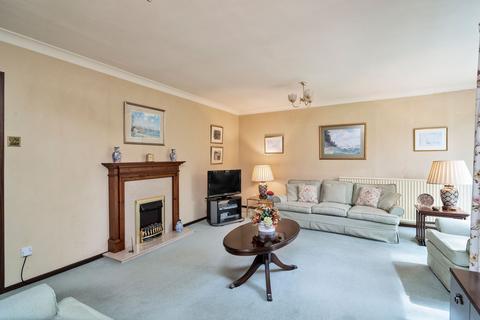 25 Cramond Vale, Edinburgh, EH4 6RB
