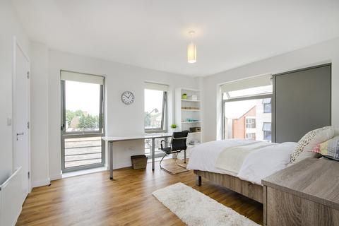 1 bedroom in a flat share to rent, Toby Lane, London E1