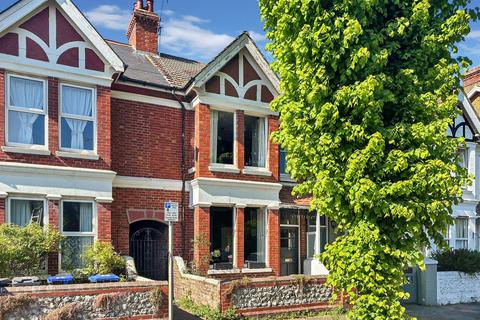33 Warwick Gardens, Worthing, BN11 1PF