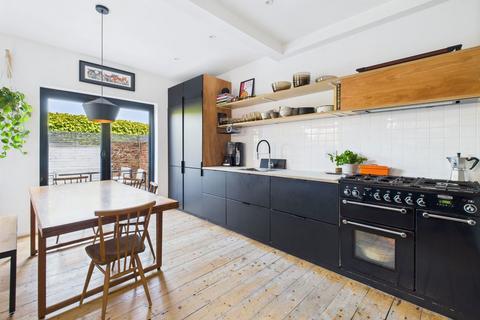 33 Warwick Gardens, Worthing, BN11 1PF