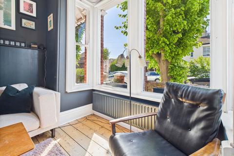 33 Warwick Gardens, Worthing, BN11 1PF