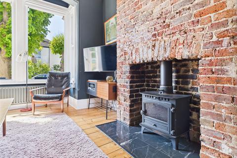 33 Warwick Gardens, Worthing, BN11 1PF