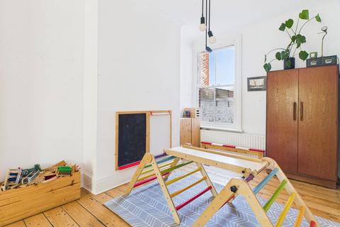 33 Warwick Gardens, Worthing, BN11 1PF