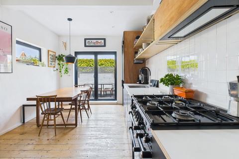 33 Warwick Gardens, Worthing, BN11 1PF