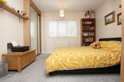 2 bedroom semi-detached house for sale, Wordsworth Road, Kettering, Northamptonshire, NN16