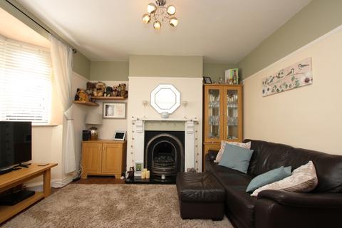 2 bedroom semi-detached house for sale, Wordsworth Road, Kettering, Northamptonshire, NN16