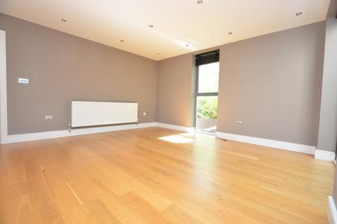 3 bedroom flat to rent, 23- 25 Taymount Rise Forest Hill SE23