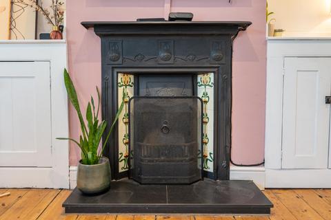 3 bedroom terraced house for sale, High Street, Northchurch HP4