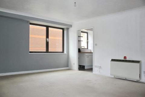 2 bedroom retirement property for sale, GUIDE PRICE £140,000 - £150,000 - Gordon Road, Southend On Sea