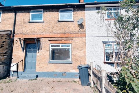 3 bedroom house to rent, Colvin Gardens, Ilford IG6