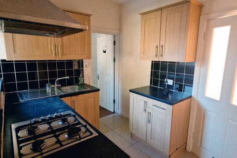 3 bedroom house to rent, Colvin Gardens, Ilford IG6