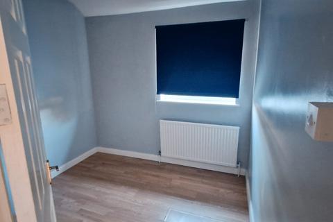 3 bedroom house to rent, Colvin Gardens, Ilford IG6