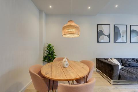 2 bedroom flat for sale, Devonshire Road, Forest Hill, London, SE23