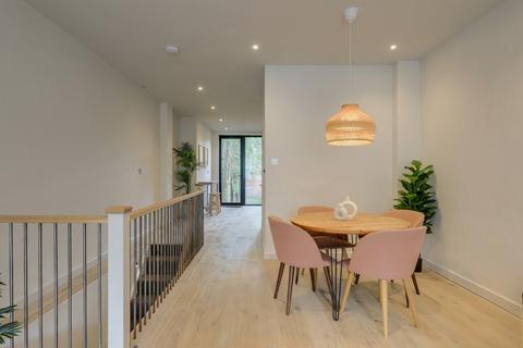2 bedroom flat for sale, Devonshire Road, Forest Hill, London, SE23