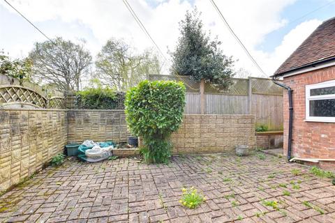 2 bedroom detached house for sale, Main Street, Peasmarsh