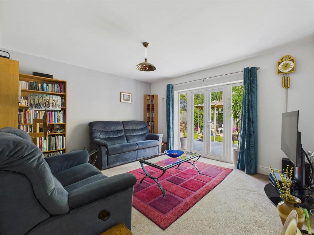 CAM02541 G0-PR0449-STILL017.jpg