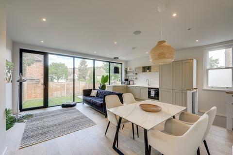 2 bedroom flat for sale, Devonshire Road, Forest Hill, London, SE23
