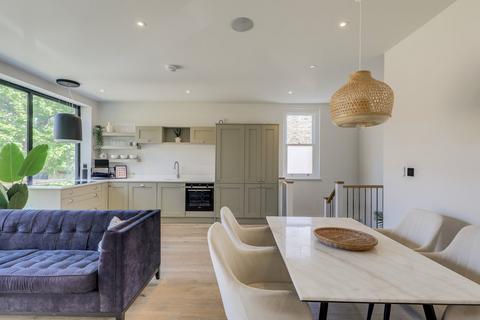 2 bedroom flat for sale, Devonshire Road, Forest Hill, London, SE23