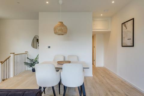 2 bedroom flat for sale, Devonshire Road, Forest Hill, London, SE23