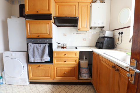 3 bedroom semi-detached house to rent, Luton LU3