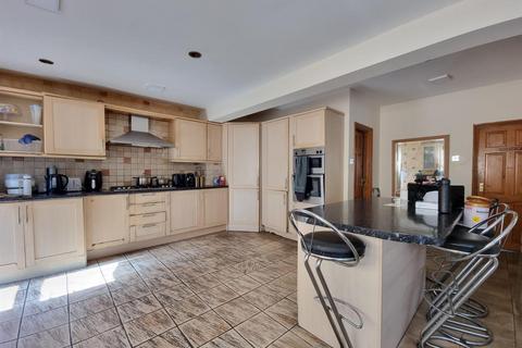 30 Tresco Gardens, Ilford, IG3 9NH