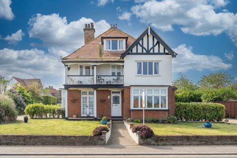 7 bedroom detached house for sale, West Runton
