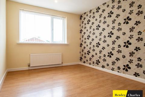 3 bedroom semi-detached house to rent, Anita Croft, Birmingham B23