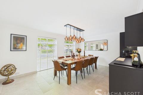 64 High Beeches, Banstead, SM7 1NB