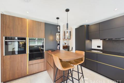 64 High Beeches, Banstead, SM7 1NB