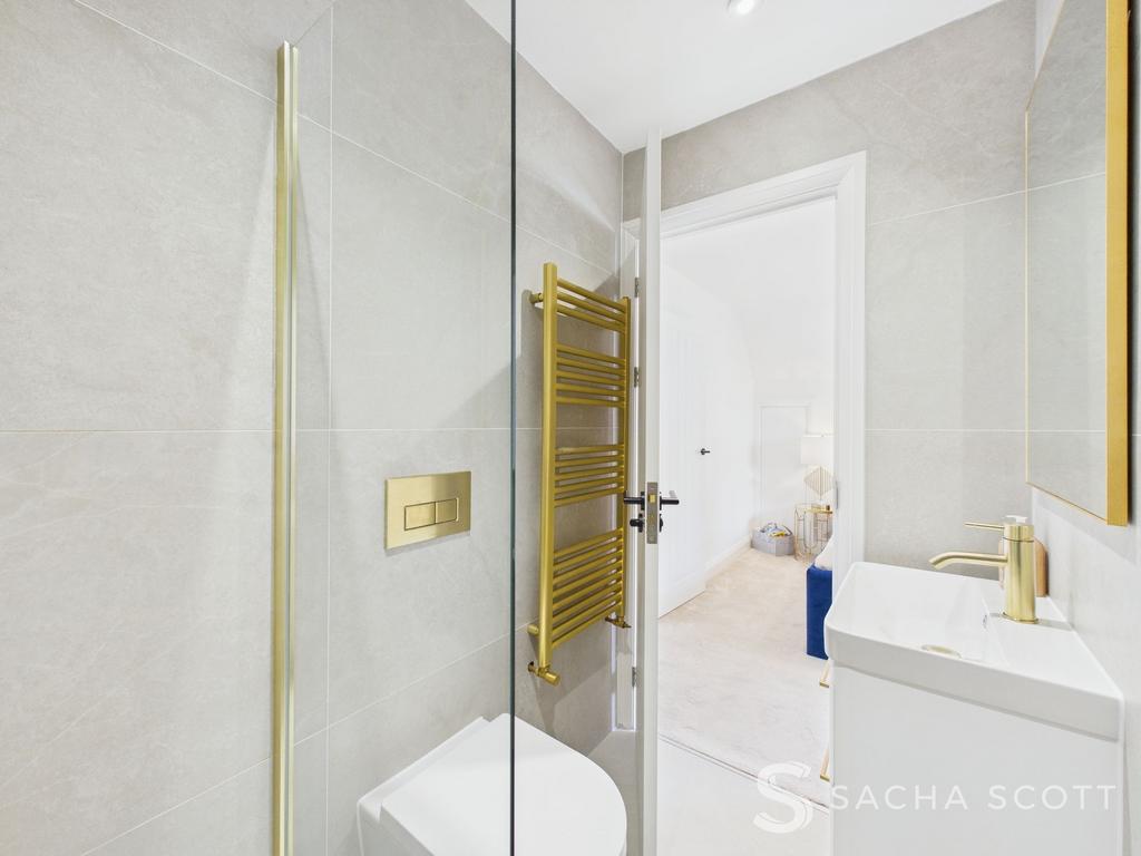 Primary En-Suite