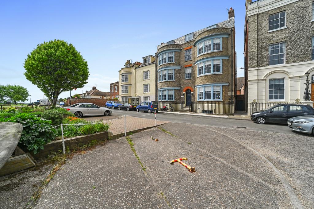 PT-FC(COL)-31 Kings Quay St-30