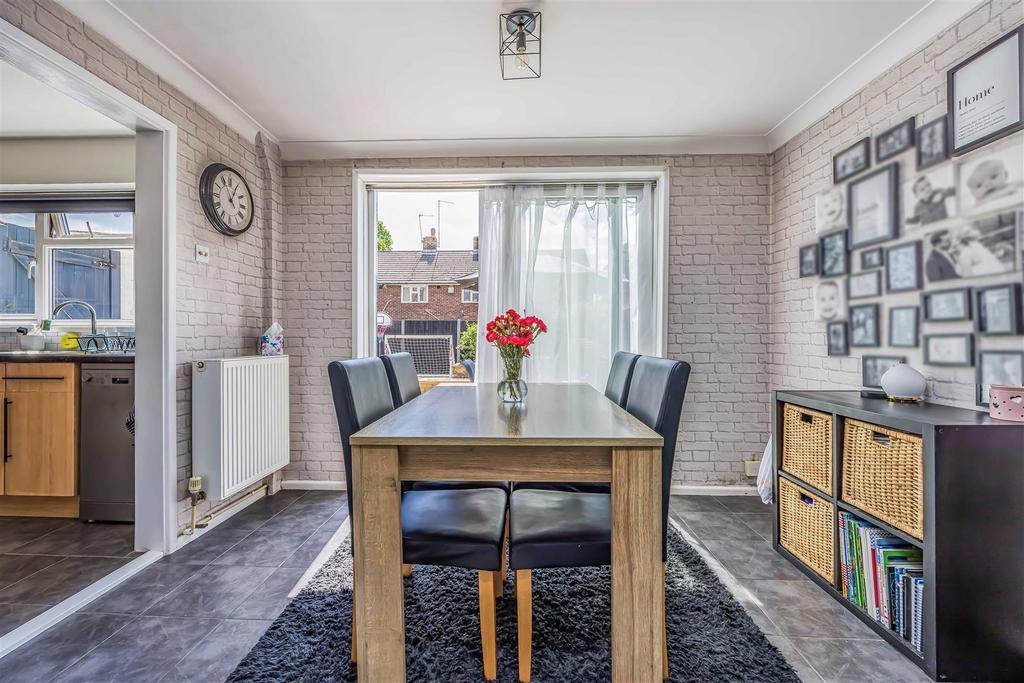 33 Billy Lawn Avenue, Havant-Small-Portico Marketin