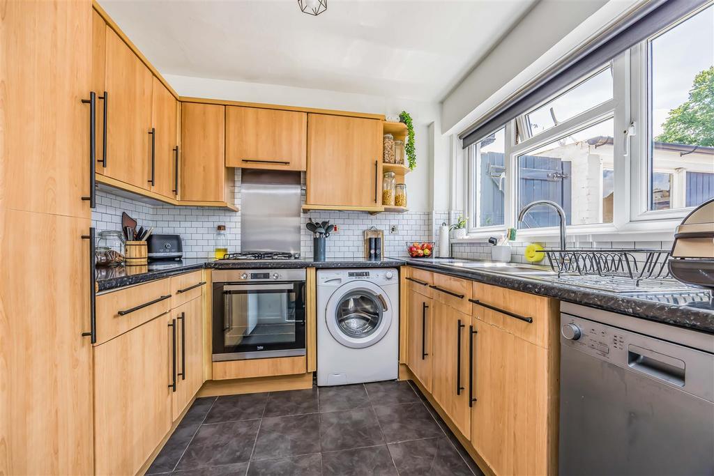 33 Billy Lawn Avenue, Havant-Small-Portico Marketin