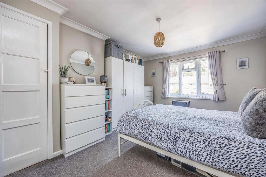 33 Billy Lawn Avenue, Havant-Small-Portico Marketin