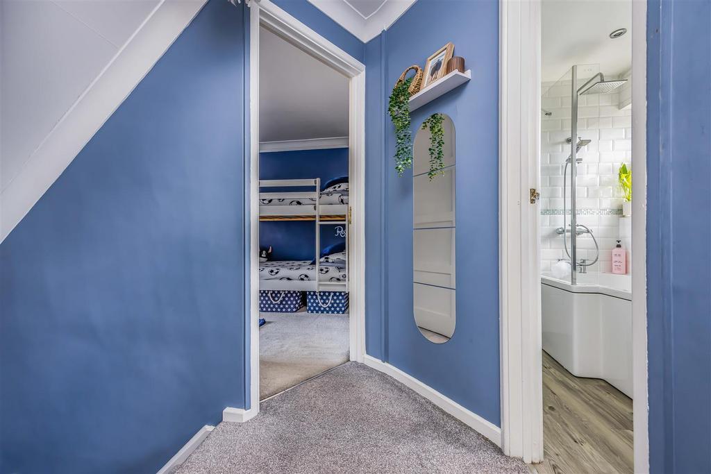 33 Billy Lawn Avenue, Havant-Small-Portico Marketin