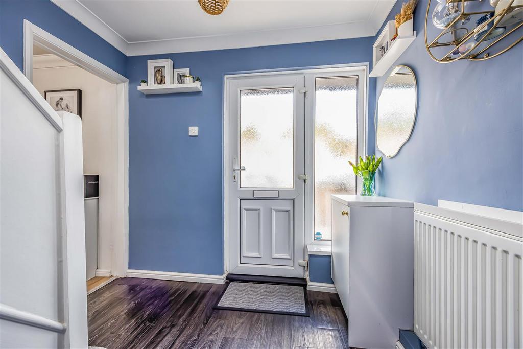 33 Billy Lawn Avenue, Havant-Small-Portico Marketin
