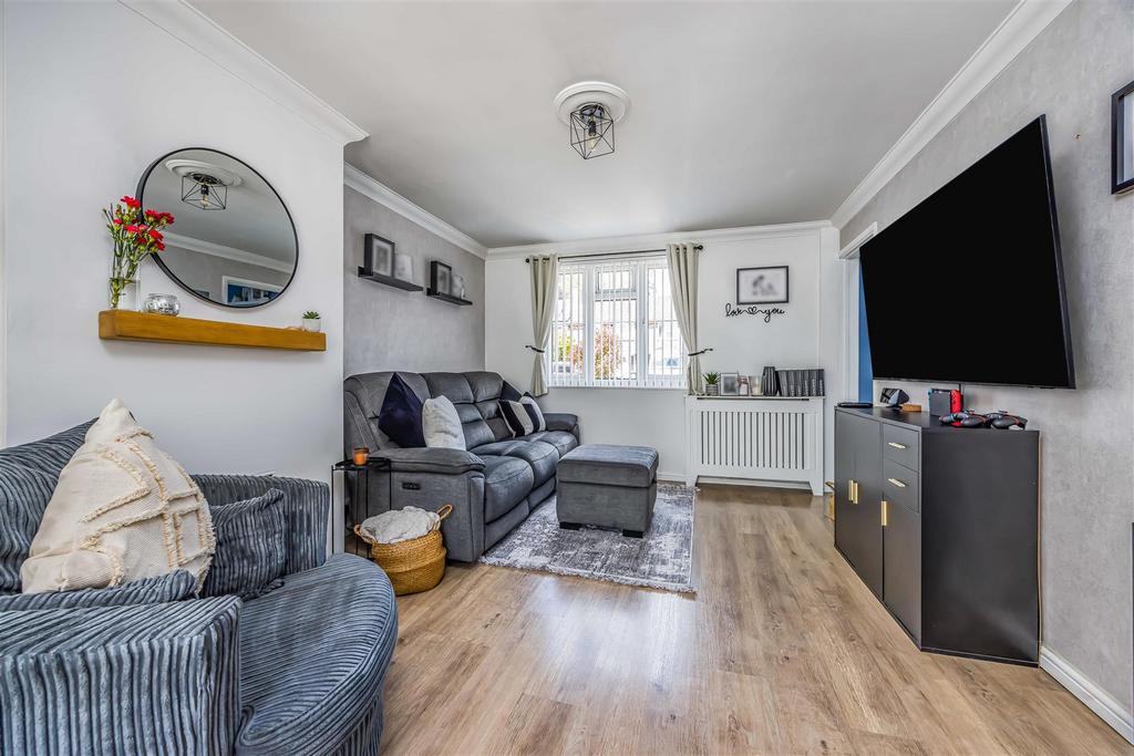 33 Billy Lawn Avenue, Havant-Small-Portico Marketin